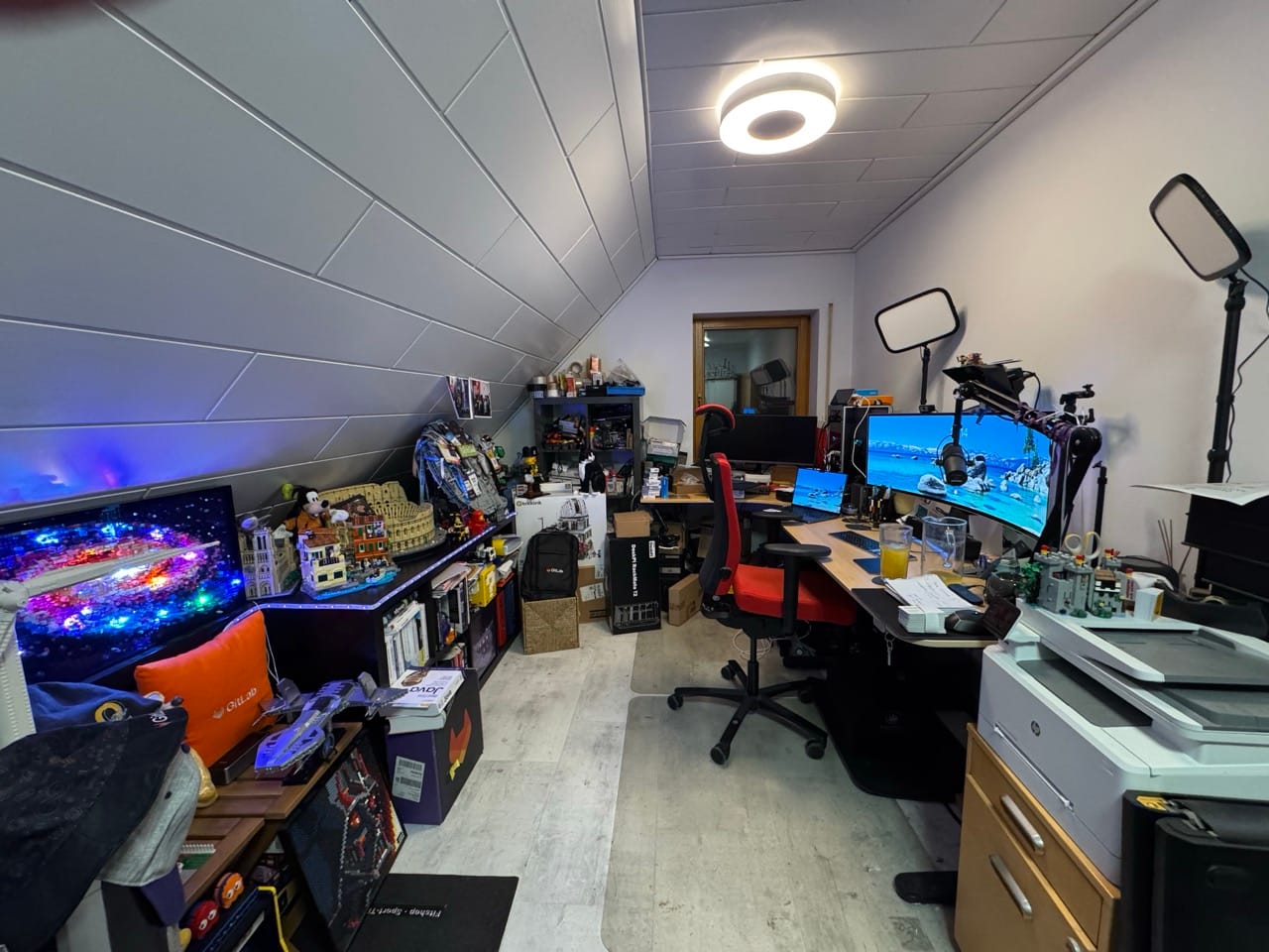 All-remote workspace update: Razer Leviathan V2 X soundbar and travel equipment (Peak Design Tech Pouch)